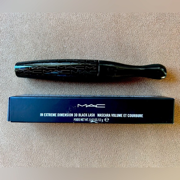 MAC Cosmetics In Extreme Dimension 3D Black Lash Volume and Curl Mascara - NEW - Picture 3 of 4